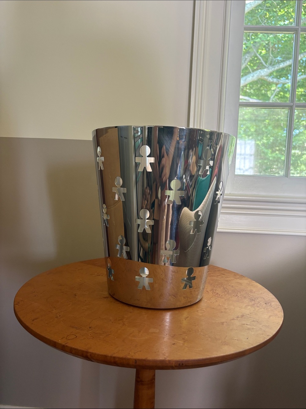 Alesia Girotondo Stainless Steel
Waste Basket with cutouts